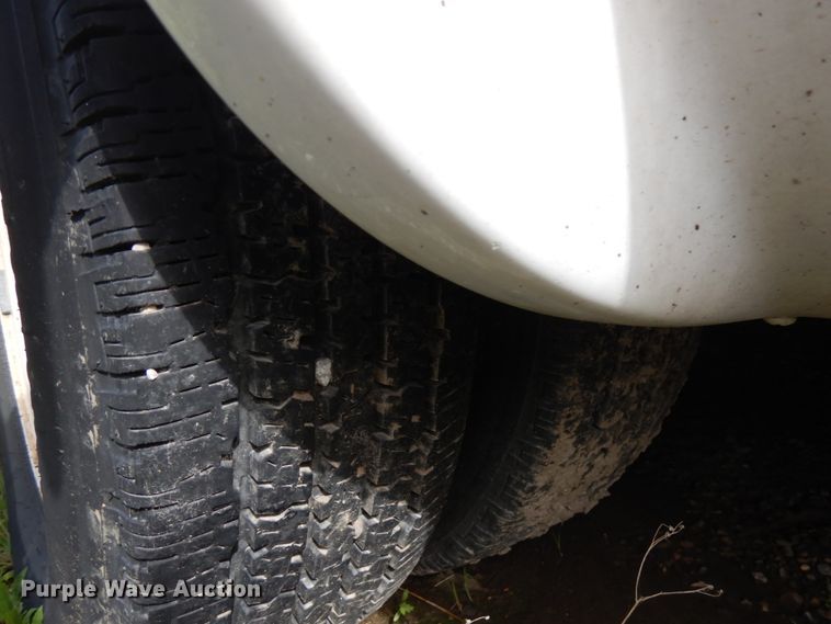 image for item IT9265 2009 Ford E450  shuttle bus