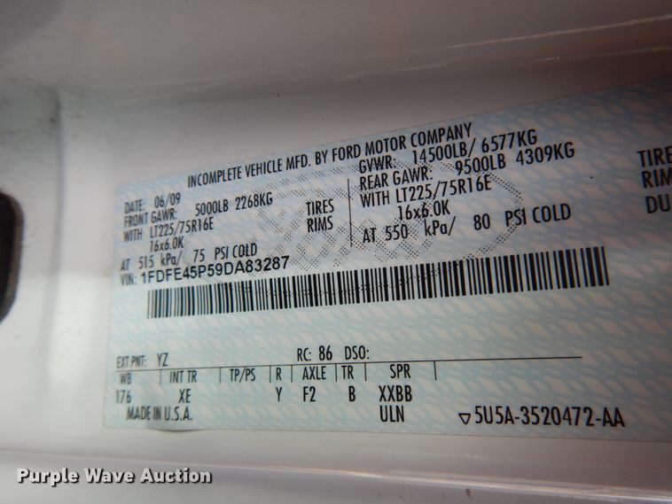 image for item IT9265 2009 Ford E450  shuttle bus