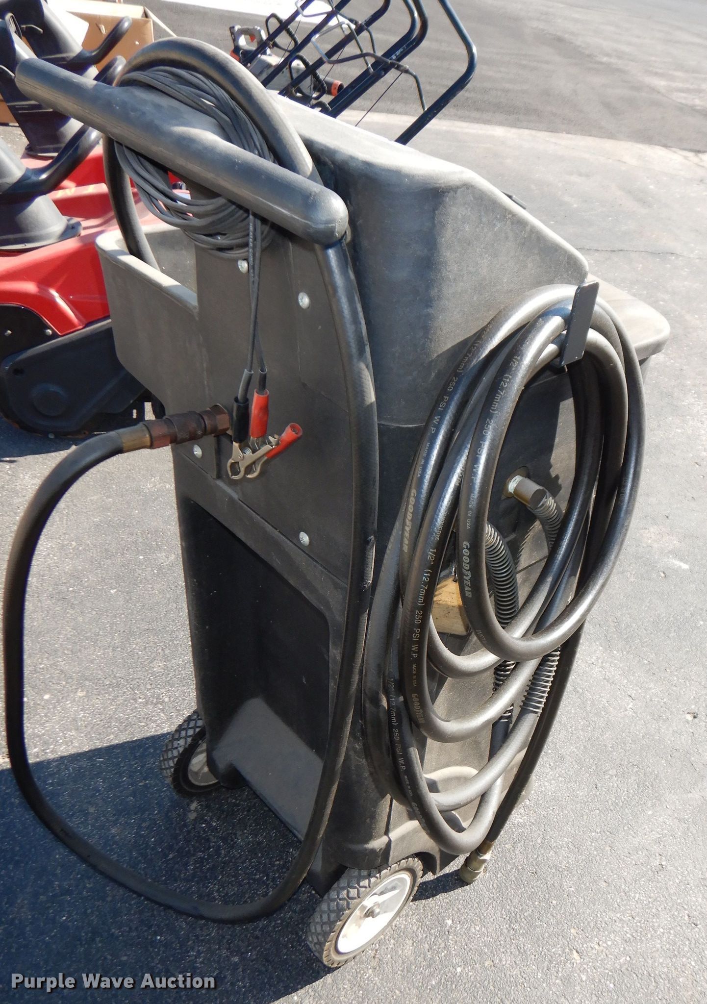 Wynns Transerve II and automatic transmission flush and fill machine in