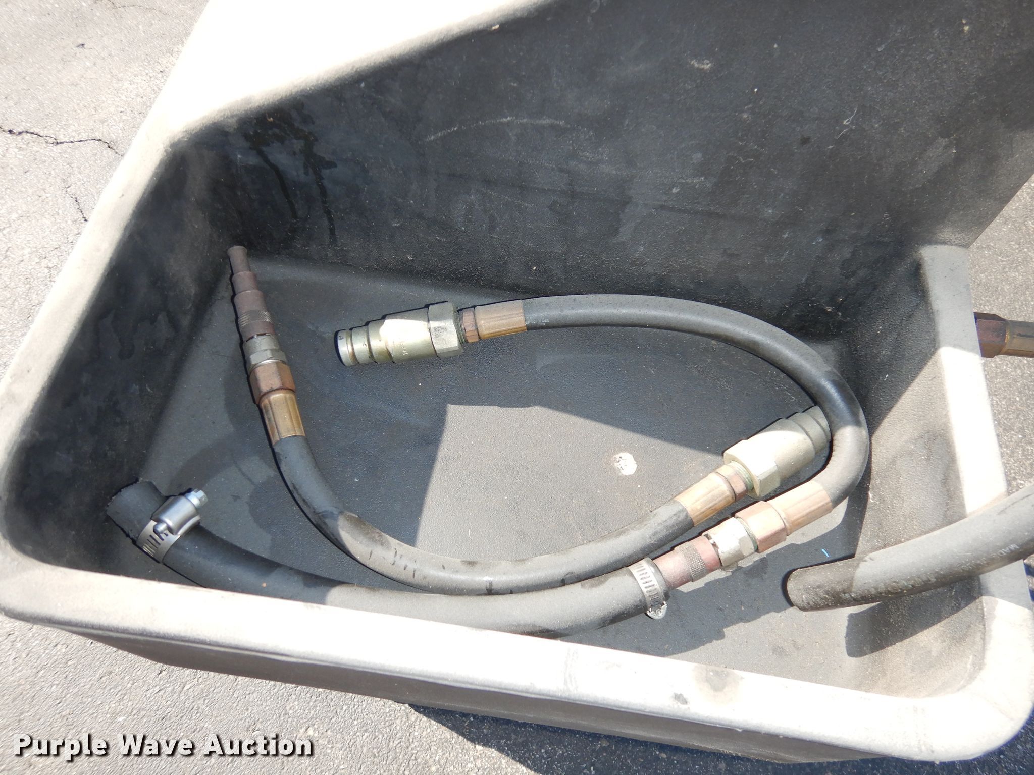 Wynns Transerve II and automatic transmission flush and fill machine in