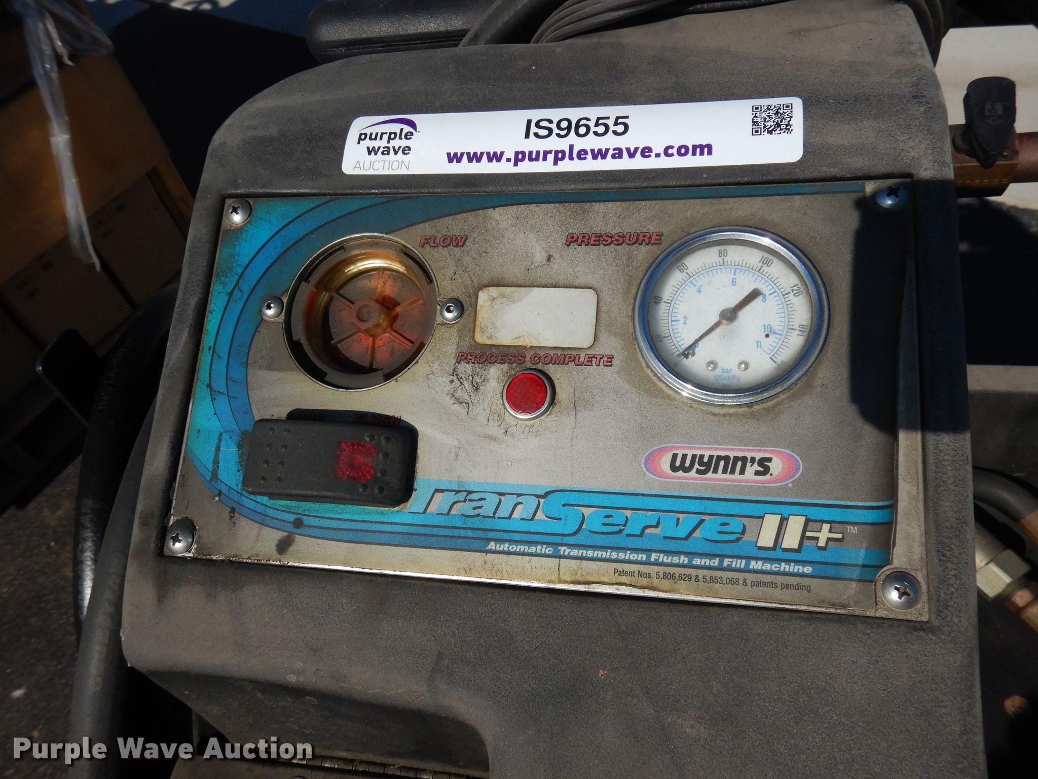 Wynns Transerve II and automatic transmission flush and fill machine in