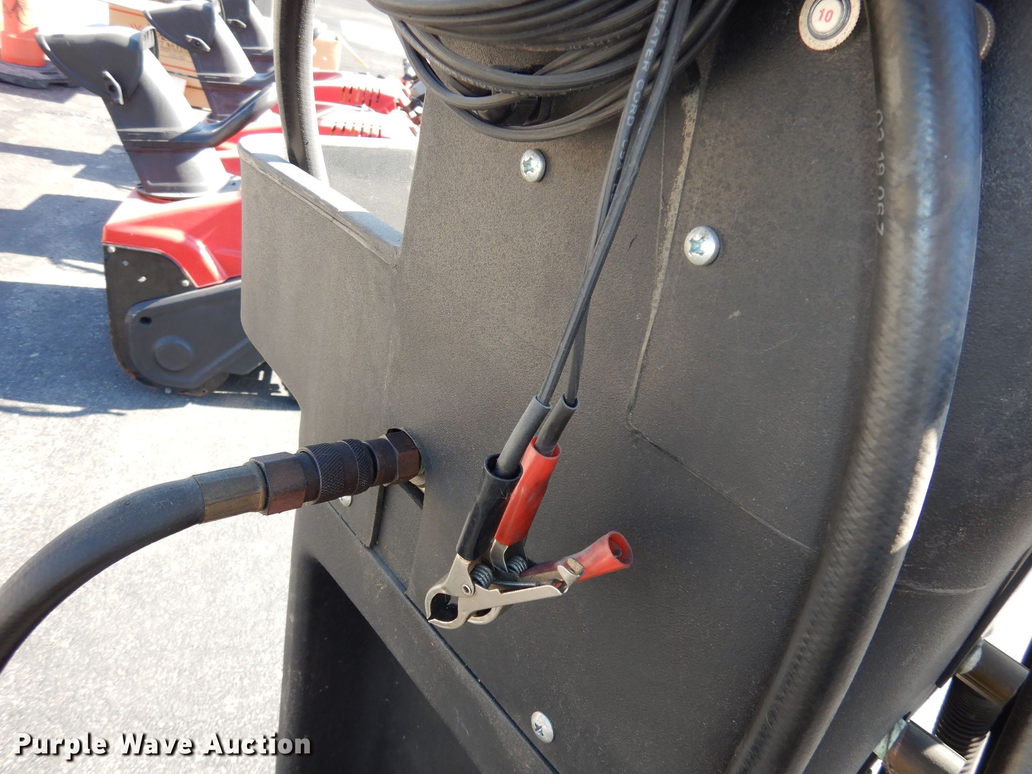 Wynns Transerve II and automatic transmission flush and fill machine in