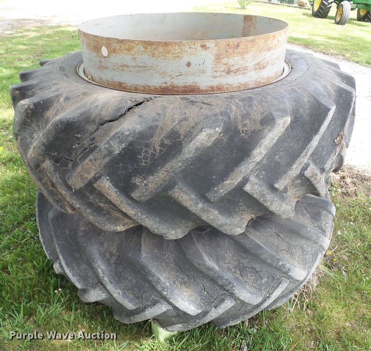 image for item DA7112 1974 John Deere 4430  tractor