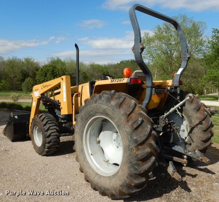 image for item DH8752 2004 Challenger MT297  MFWD tractor