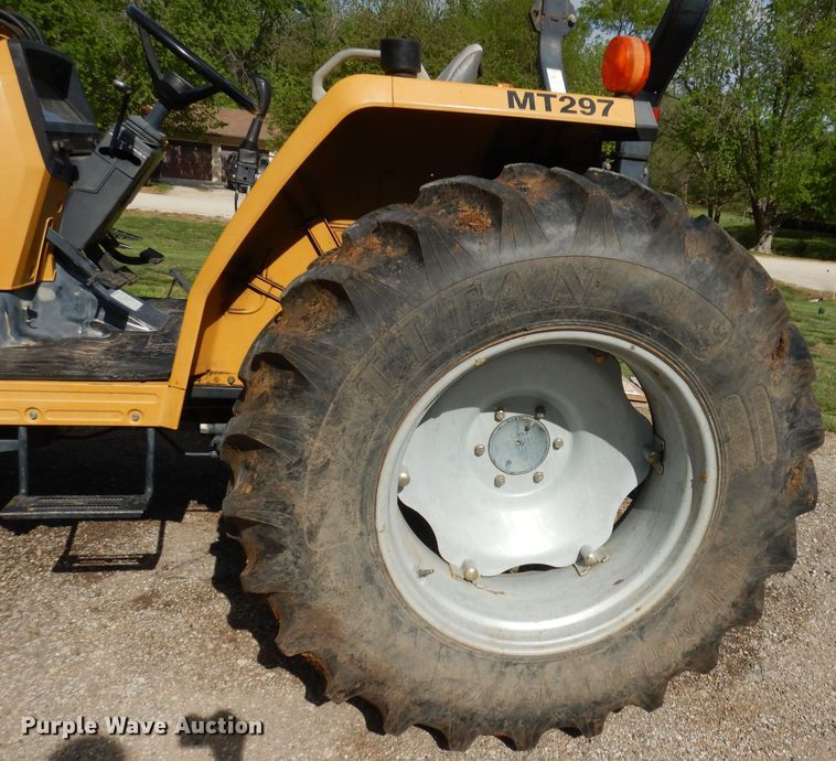 image for item DH8752 2004 Challenger MT297  MFWD tractor