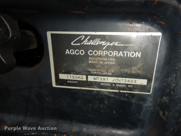 image for item DH8752 2004 Challenger MT297  MFWD tractor