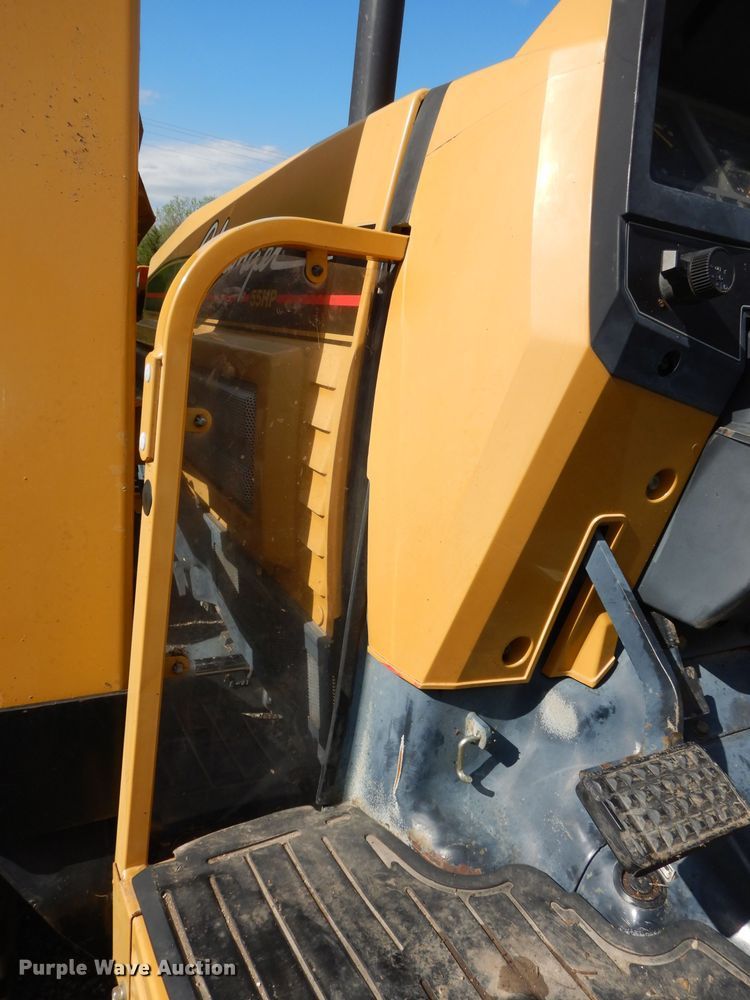 image for item DH8752 2004 Challenger MT297  MFWD tractor