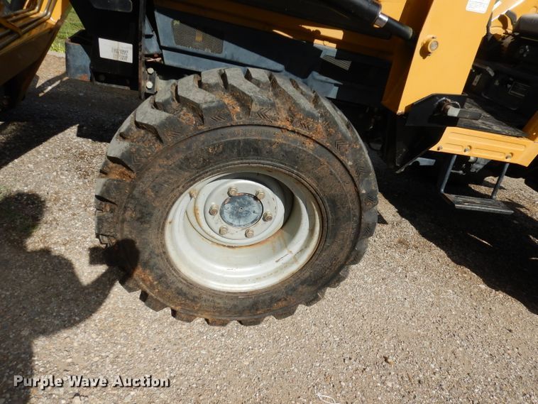 image for item DH8752 2004 Challenger MT297  MFWD tractor