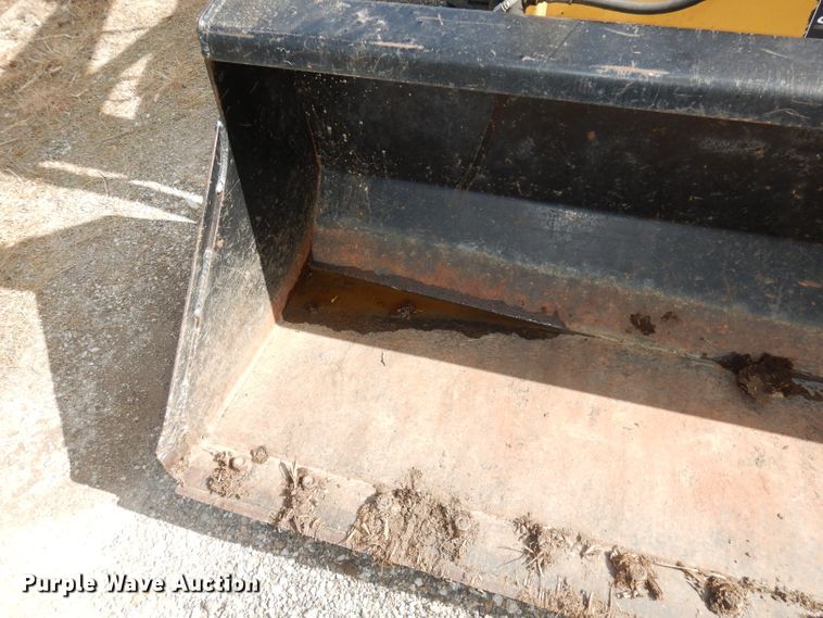 image for item DH8752 2004 Challenger MT297  MFWD tractor