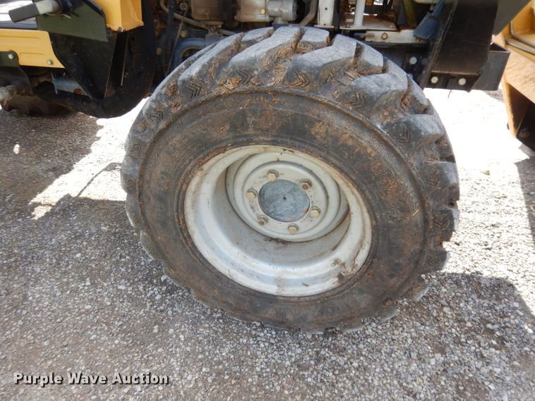 image for item DH8752 2004 Challenger MT297  MFWD tractor