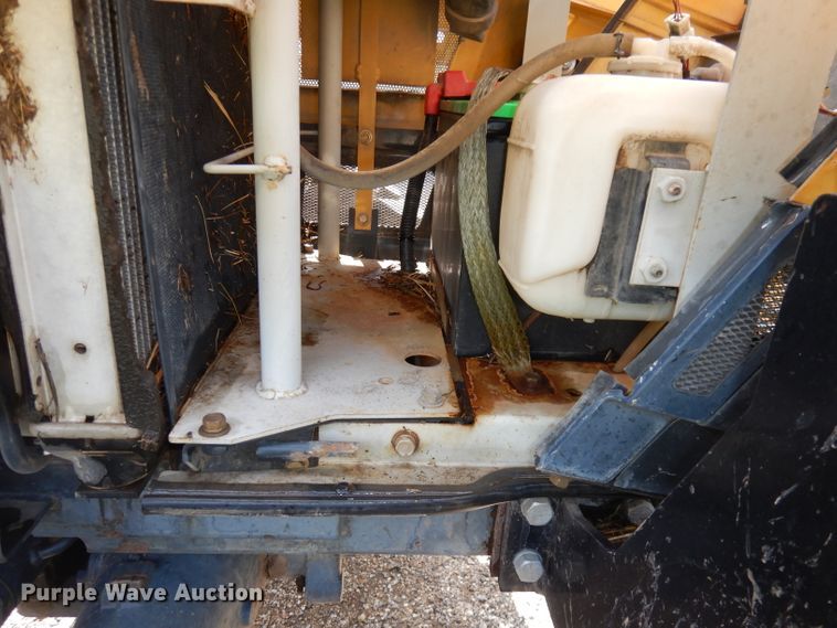 image for item DH8752 2004 Challenger MT297  MFWD tractor