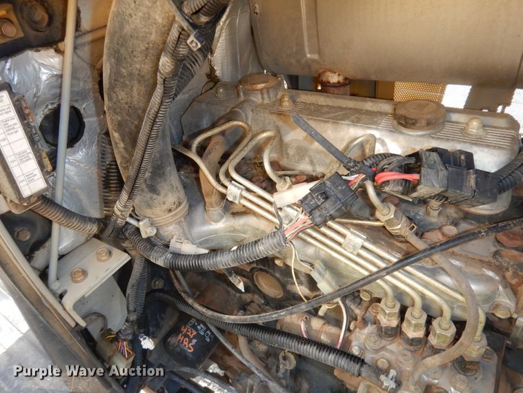 image for item DH8752 2004 Challenger MT297  MFWD tractor