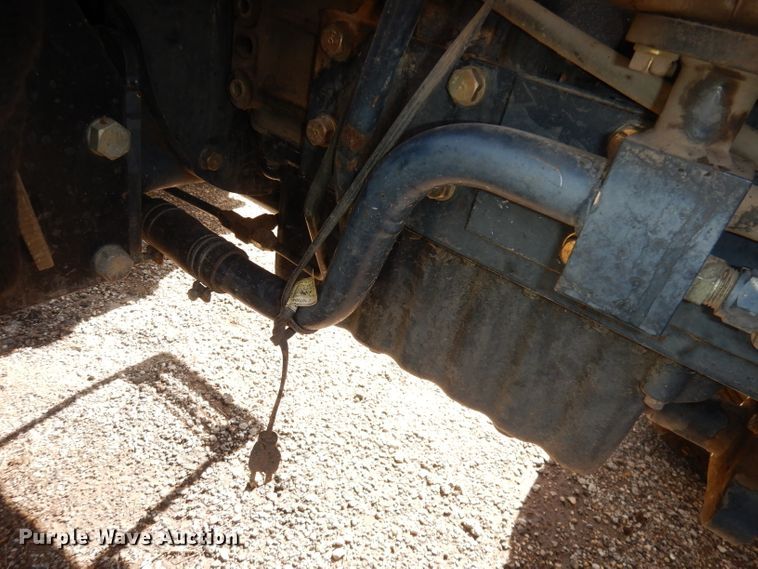 image for item DH8752 2004 Challenger MT297  MFWD tractor