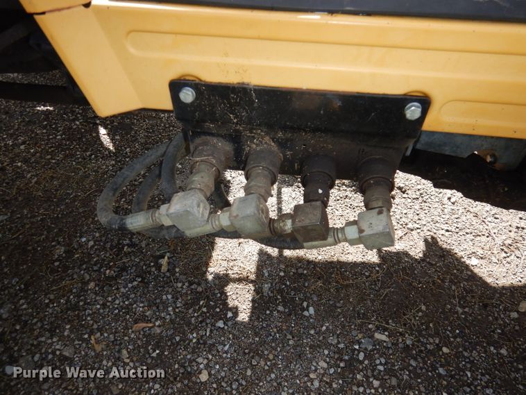 image for item DH8752 2004 Challenger MT297  MFWD tractor