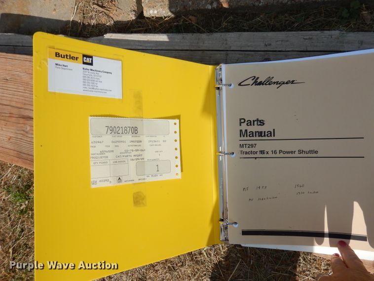 image for item DH8752 2004 Challenger MT297  MFWD tractor