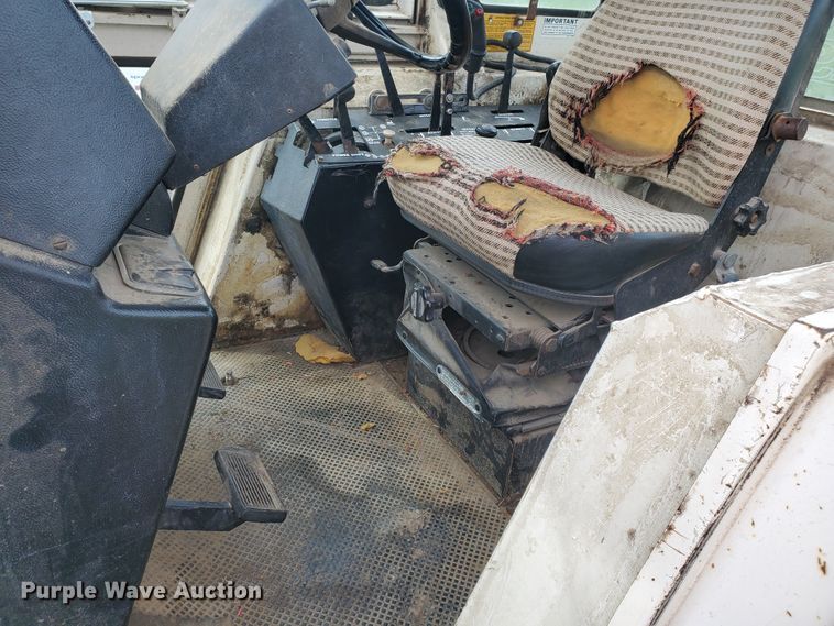 image for item DI4794 1981 Case 2290  tractor