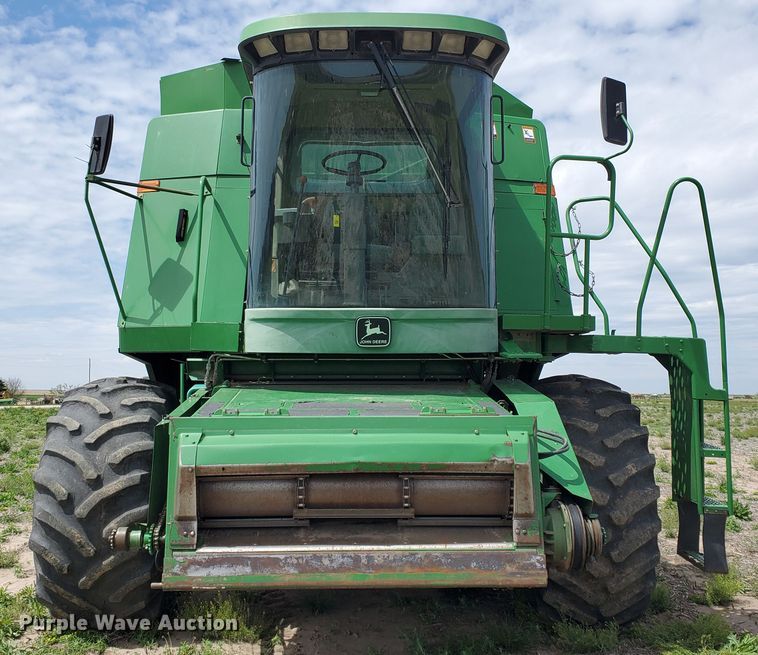 image for item DI4798 1995 John Deere 9600  combine