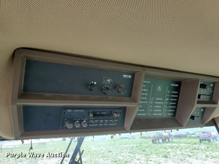 image for item DI4798 1995 John Deere 9600  combine