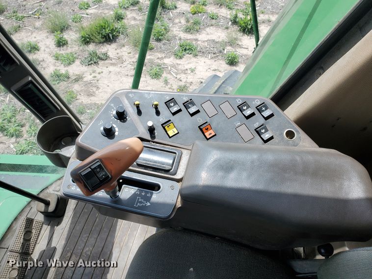 image for item DI4798 1995 John Deere 9600  combine