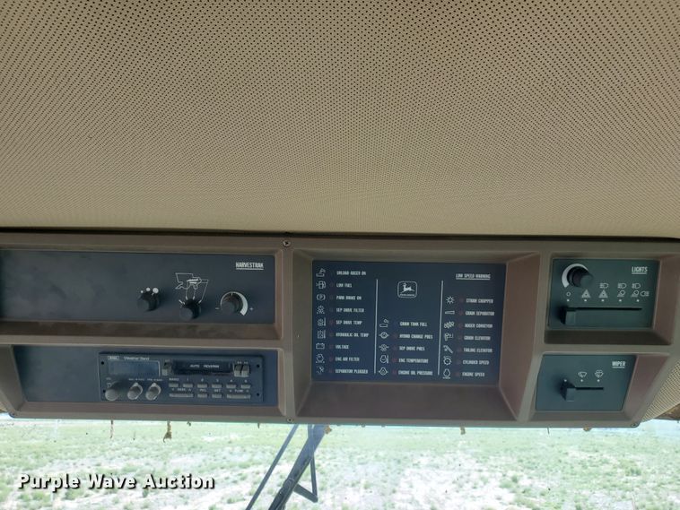 image for item DI4798 1995 John Deere 9600  combine
