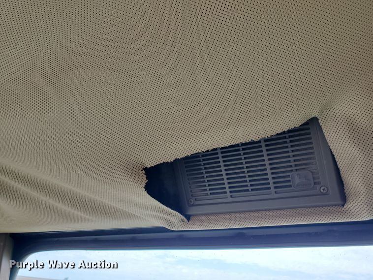 image for item DI4798 1995 John Deere 9600  combine