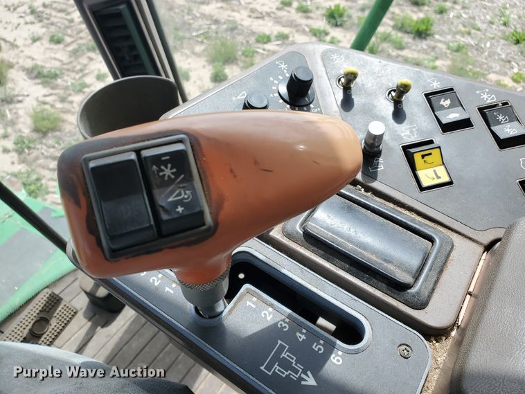 image for item DI4798 1995 John Deere 9600  combine