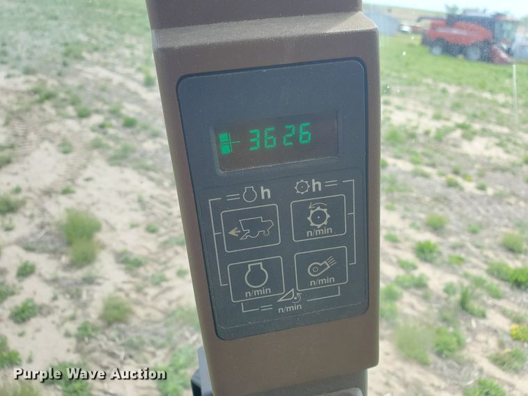 image for item DI4798 1995 John Deere 9600  combine