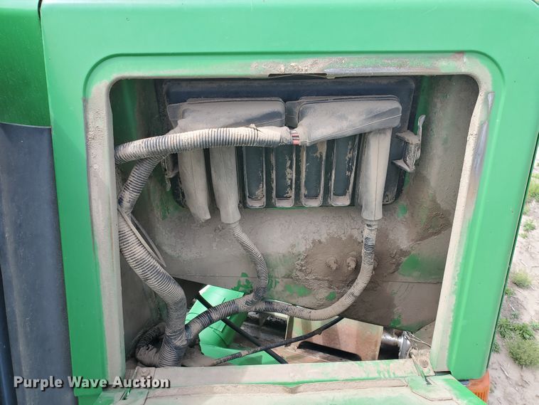 image for item DI4798 1995 John Deere 9600  combine