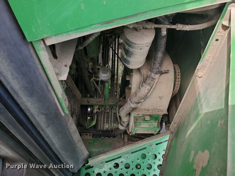 image for item DI4798 1995 John Deere 9600  combine
