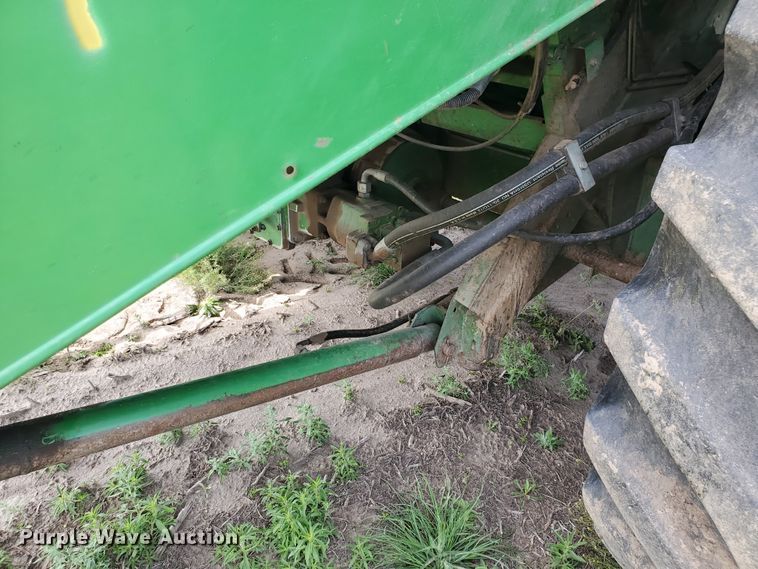 image for item DI4798 1995 John Deere 9600  combine
