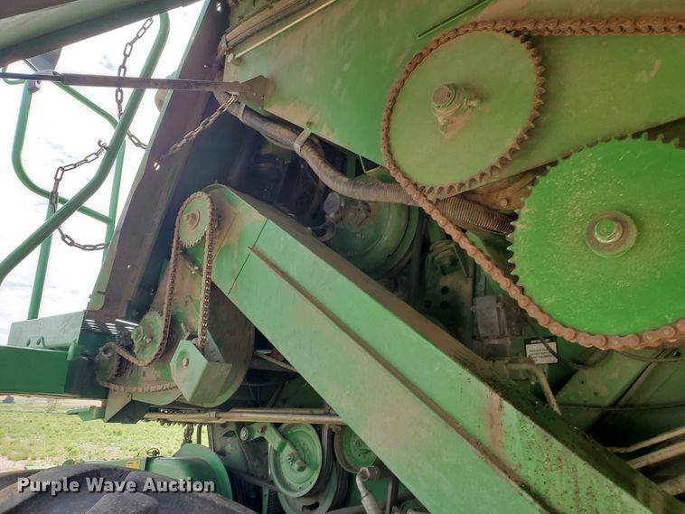 image for item DI4798 1995 John Deere 9600  combine