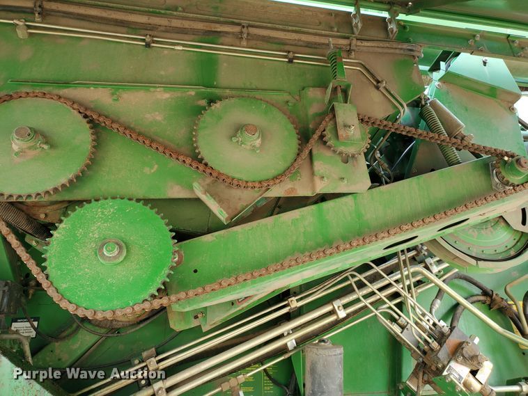 image for item DI4798 1995 John Deere 9600  combine