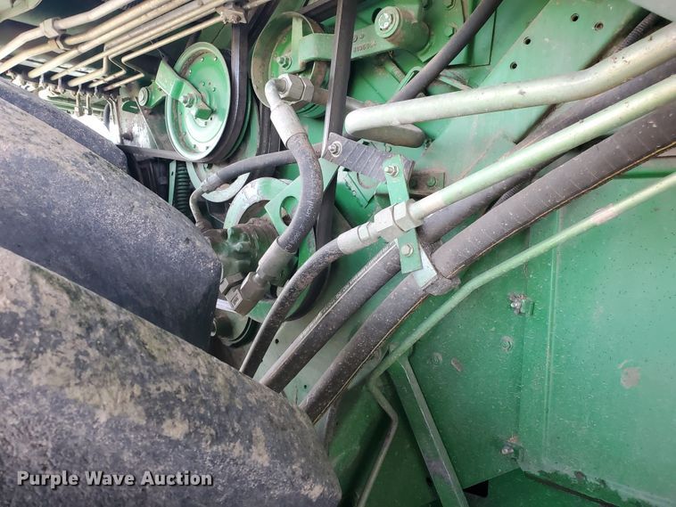 image for item DI4798 1995 John Deere 9600  combine