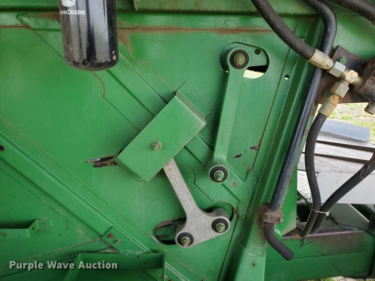 image for item DI4798 1995 John Deere 9600  combine