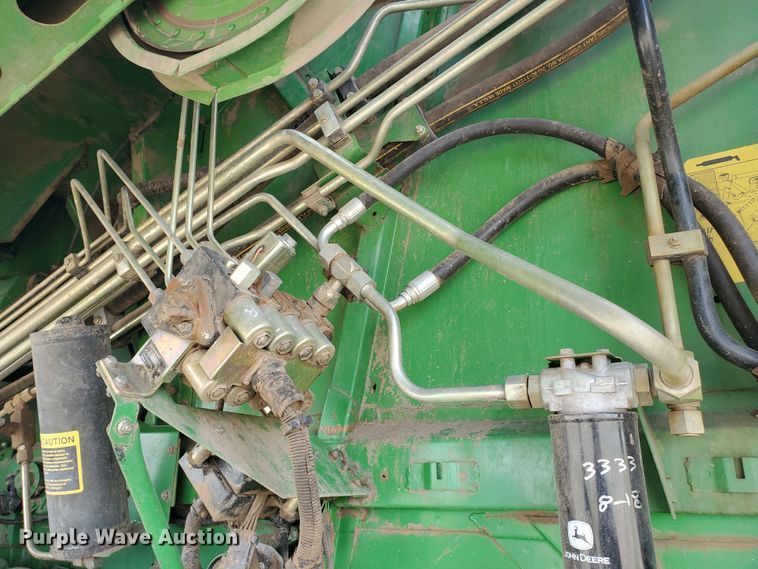 image for item DI4798 1995 John Deere 9600  combine