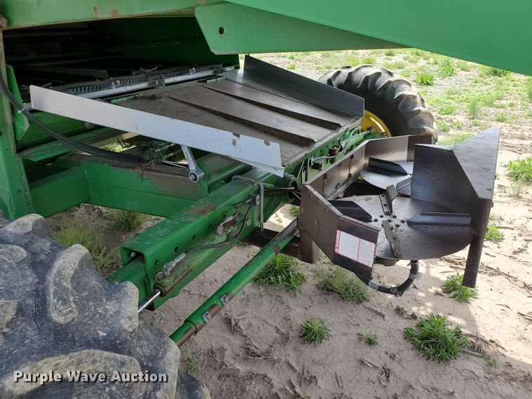 image for item DI4798 1995 John Deere 9600  combine