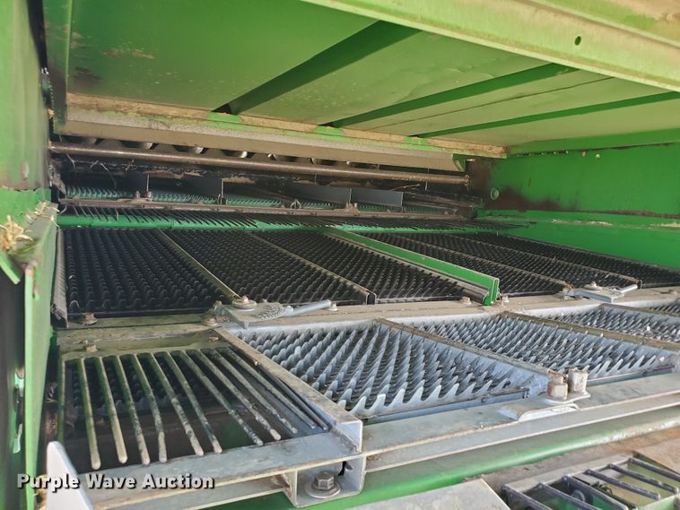 image for item DI4798 1995 John Deere 9600  combine