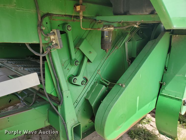 image for item DI4798 1995 John Deere 9600  combine