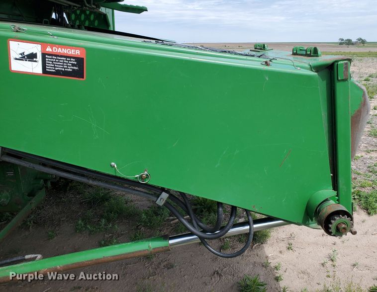 image for item DI4798 1995 John Deere 9600  combine