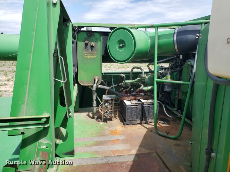 image for item DI4798 1995 John Deere 9600  combine