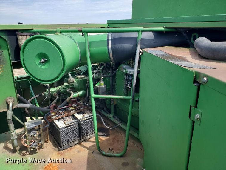 image for item DI4798 1995 John Deere 9600  combine