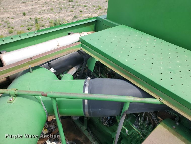 image for item DI4798 1995 John Deere 9600  combine