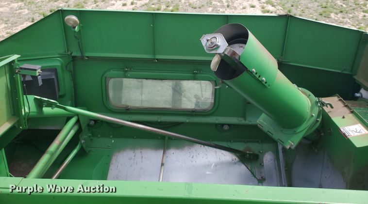 image for item DI4798 1995 John Deere 9600  combine