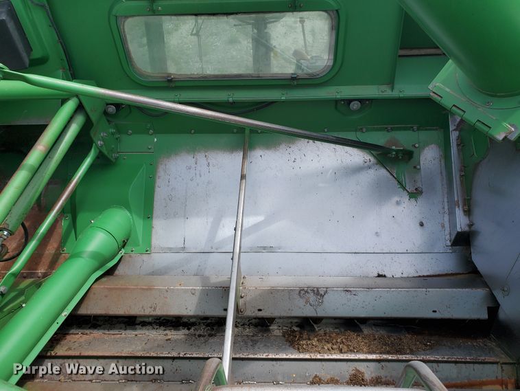 image for item DI4798 1995 John Deere 9600  combine