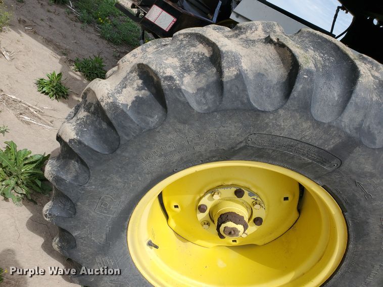 image for item DI4798 1995 John Deere 9600  combine