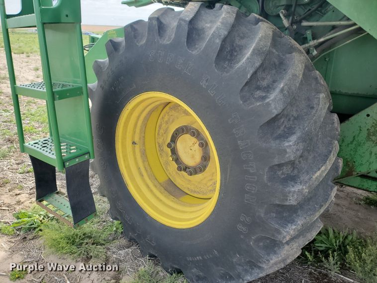 image for item DI4798 1995 John Deere 9600  combine