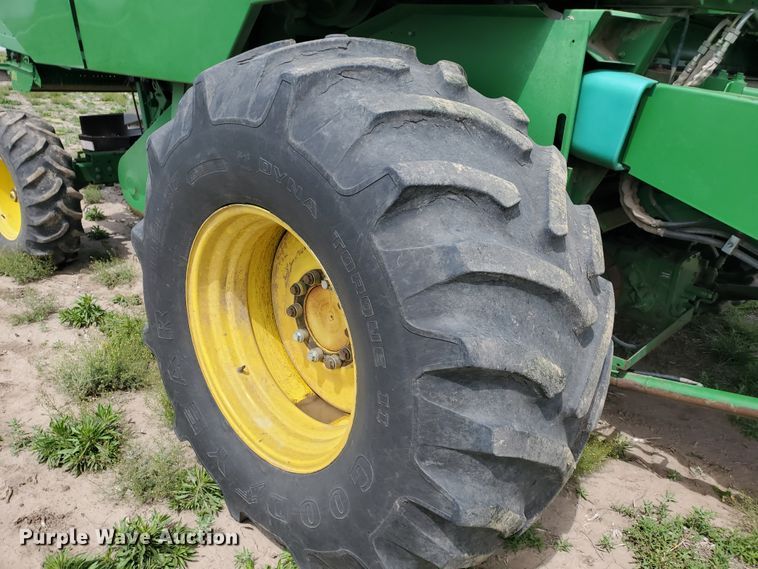 image for item DI4798 1995 John Deere 9600  combine