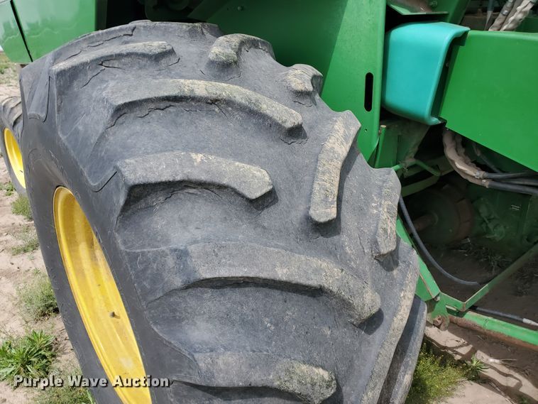image for item DI4798 1995 John Deere 9600  combine