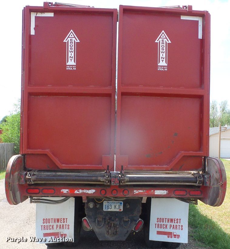 image for item DI5592 2007 Kenworth T800  silage truck