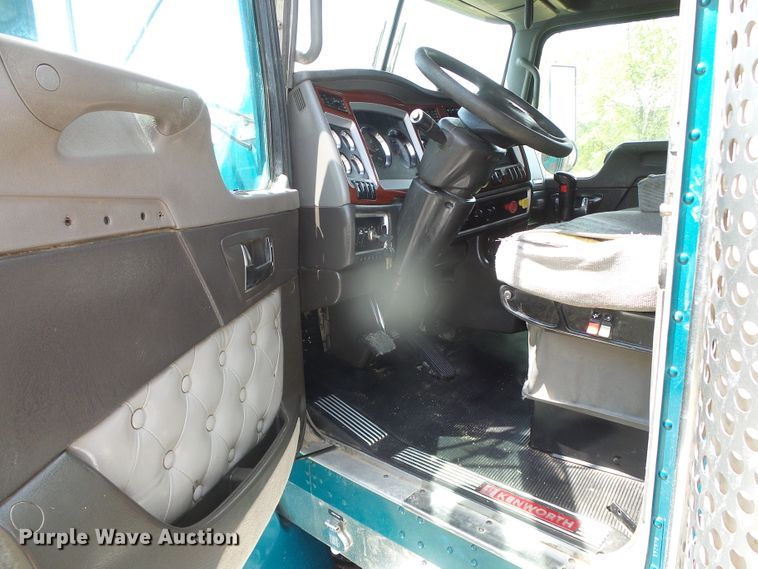 image for item DI5592 2007 Kenworth T800  silage truck